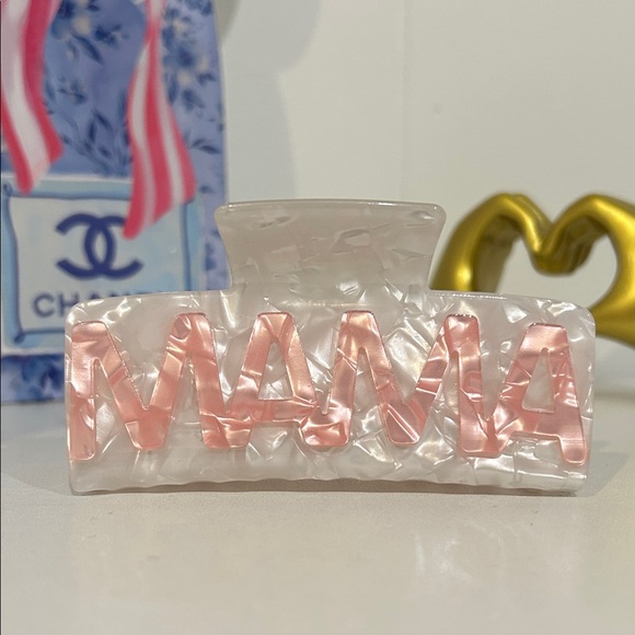 Accessories - Mama Acrylic Hair Clip - Pink Pearl Letters